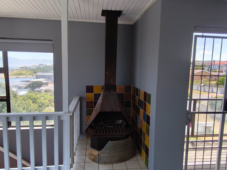 4 Bedroom Property for Sale in De Kelders Western Cape
